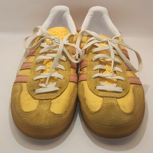 adidas Originals Womens Gazelle Yellow and Peach Size 8.5